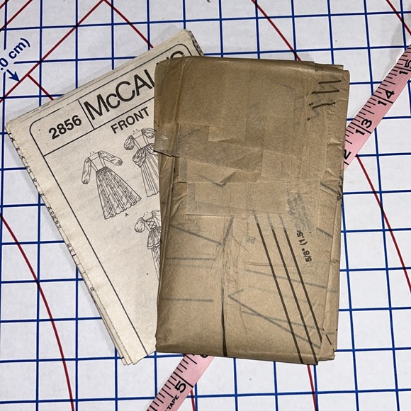 McCall’s Snow White, Cinderella + 3 costume sewing pattern Size: 7, 8, 10 - Picture 4 of 5